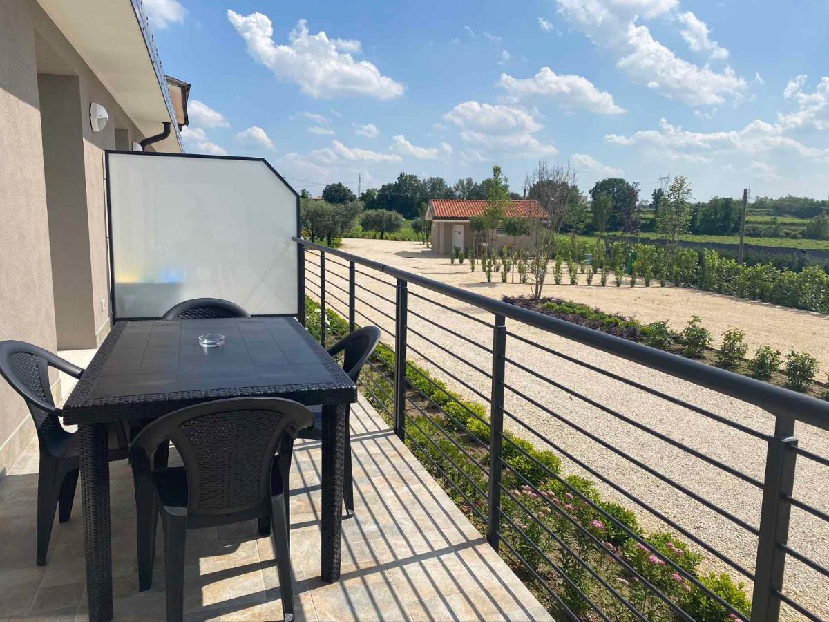 Agricamping Al Grappolo Divino Lazise Buitenkant foto